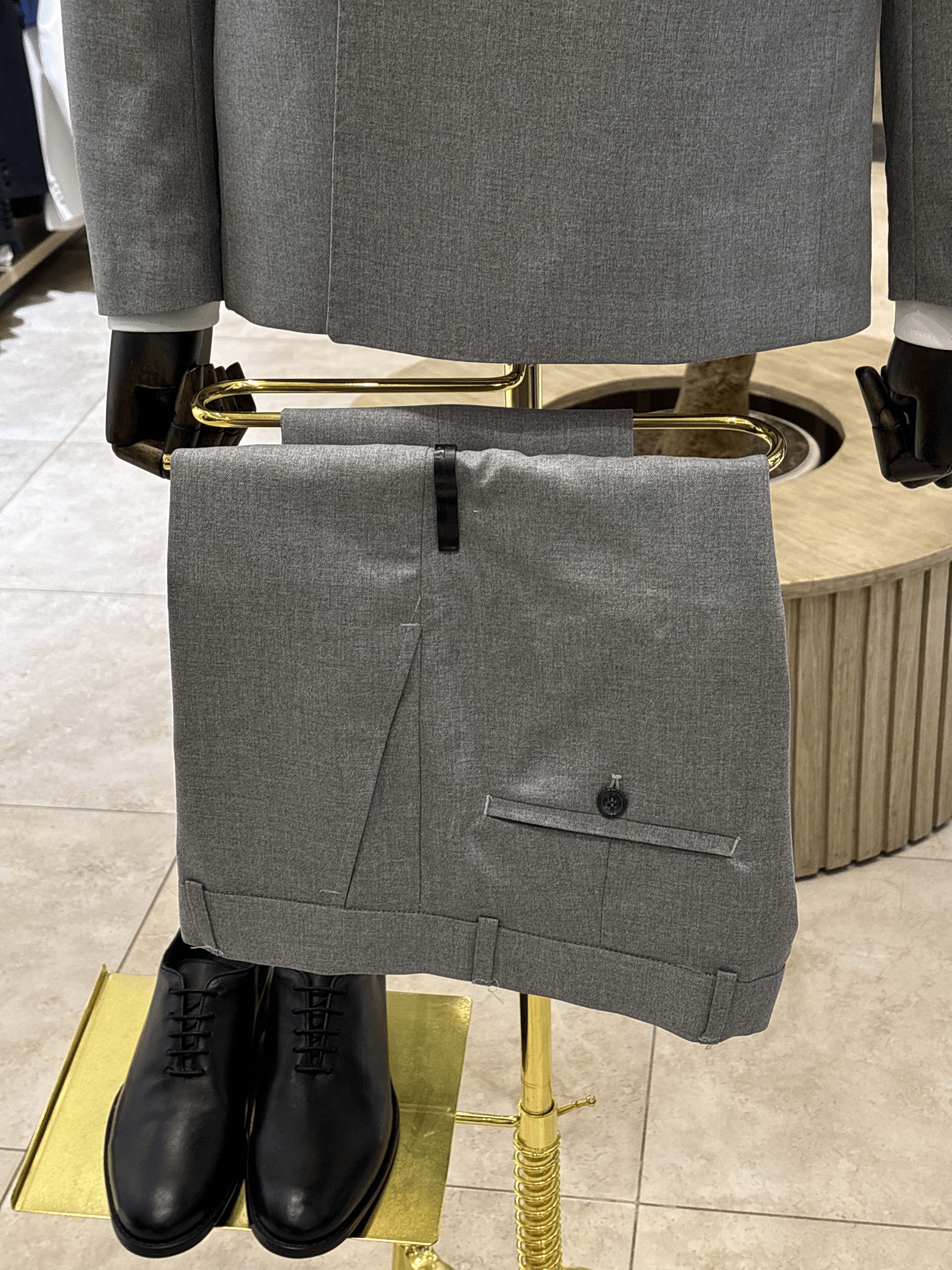 croizet suit