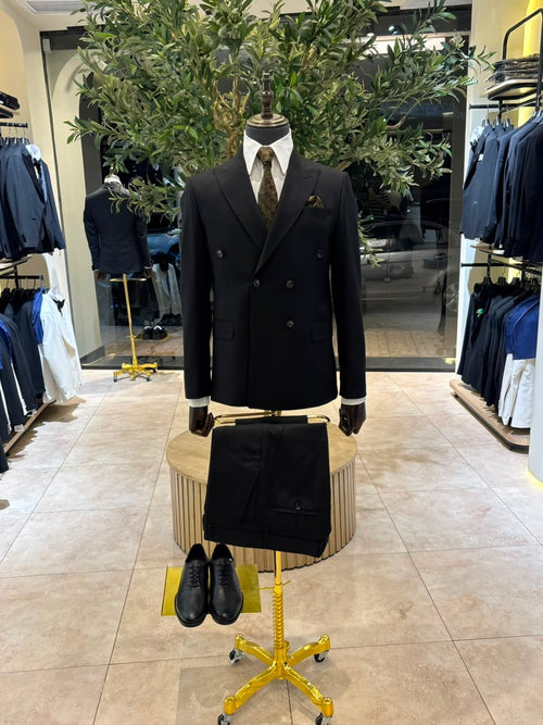 croizet Suit